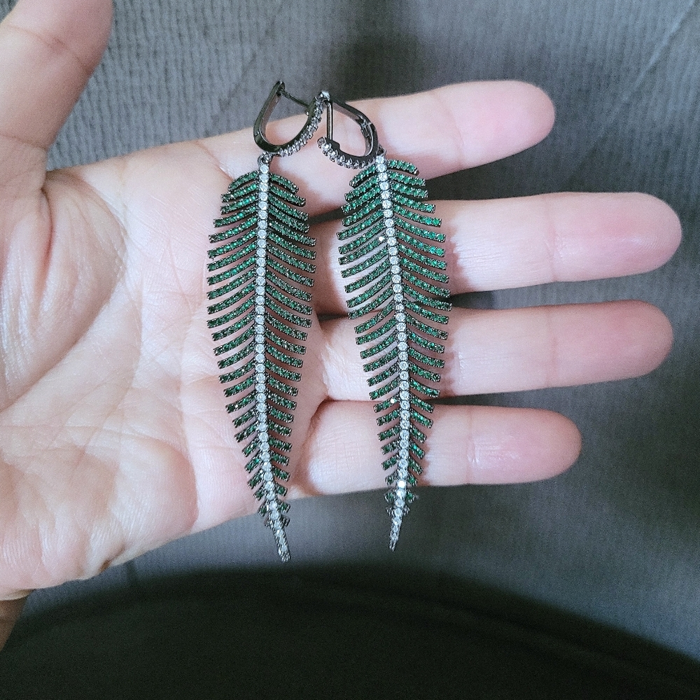 Eye👁 Candy🍭 Los Angeles🏙 "Caleen" Green💚 Feather🪶 Earrings - Picture 13 of 16